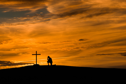 Jose Eduardo De Oliveira e Silva nos leva a uma jornada espiritual, explicando como os sete sacramentos são sinais essenciais para moldar nossa vida em Deus e nos conduzir à santificação.