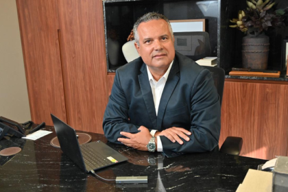 A governança técnica em grandes projetos garante decisões bem-fundamentadas, reduz riscos e aumenta a previsibilidade dos resultados, explica Elmar Juan Passos Varjão Bomfim.